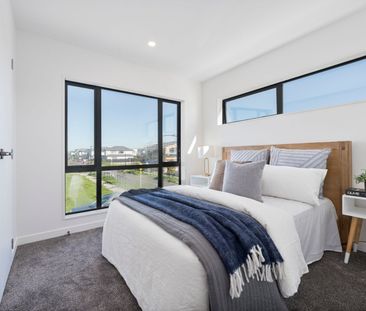 Stylish 3-Bedroom Home with Study - Photo 3