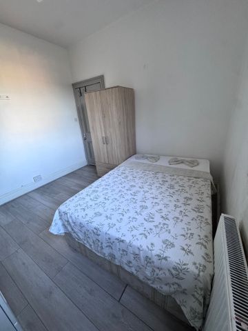 Room in a Shared Flat, Haddonfield, SE8 - Photo 5