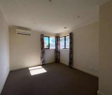 Well Presented Three Bedroom Unit - Photo 5