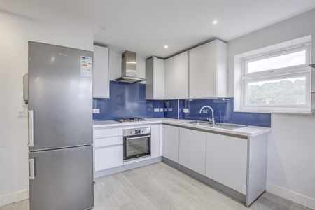 Hicks Farm Way, High Wycombe - Photo 3