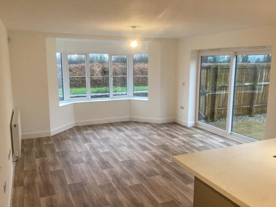 4 bed House - Detached for Rent - Photo 1