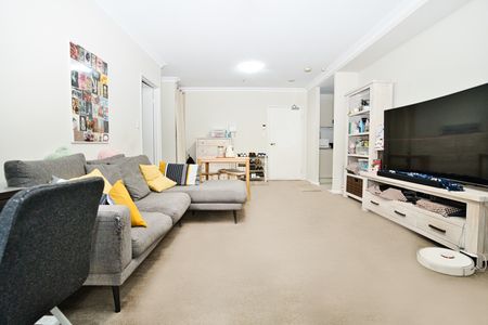 Modern High Level 2 Bedrooms Apartment Available For Lease!!! - Photo 2