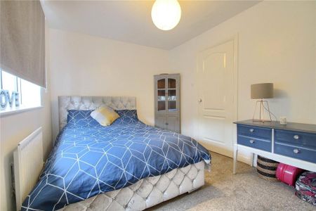 2 bedroom semi-detached house to rent - Photo 4