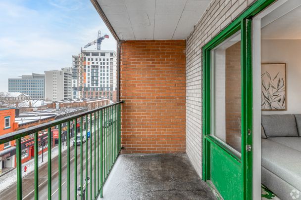 255 King Street West - Photo 1