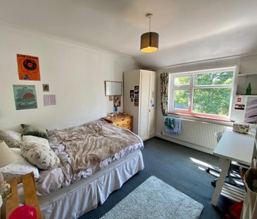 4 bedroom semi-detached house to rent - Photo 3