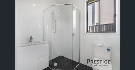 Street Frontage 2 Bedroom Granny Flat! - Photo 5