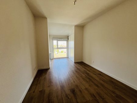 Location Appartement 2 pièces 43m² CARPENTRAS 84200 - Photo 2