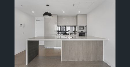 Stylish Unfurnished 2-Bedroom Apartment in the Heart of Woolloongabba - Photo 4
