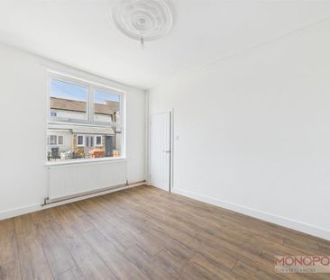 2 bedroom semi-detached house to rent - Photo 2