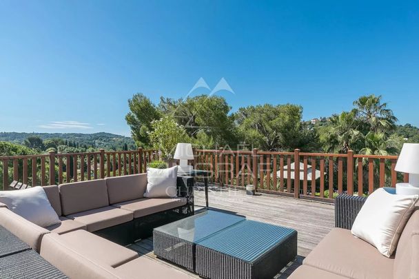 Quartier résidentiel, superbe villa avec vue dégagée - Photo 1