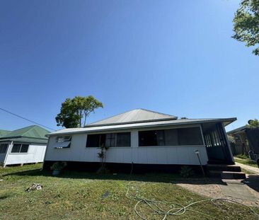 CHARMING 4 - BEDROOM COTTAGE IN TAREE CLOSE TO THE HOSPITAL - Photo 1