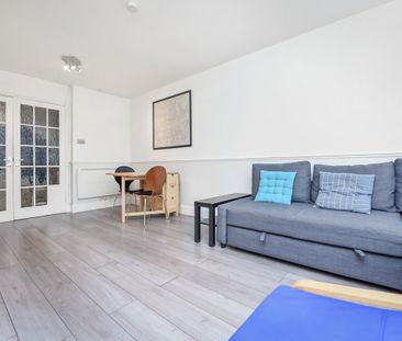 2 Bed Flat, Hardcastle Close, CR0 - Photo 1