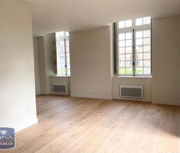 Location Appartement 1 pièce 37m² FONTENAY LE COMTE 85200 - Photo 4
