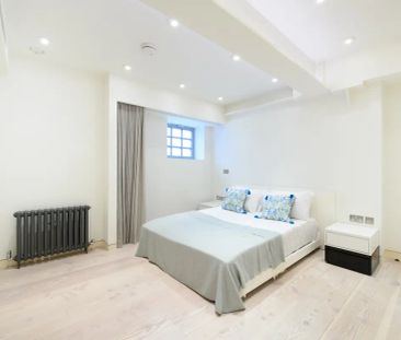 3 bedroom flat in London - Photo 6