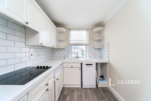 2 bedroom flat to rent Berkeley Court - Wilmington Square - Photo 1