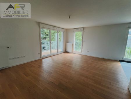 Location Appartement 5 pièces 102m² - Photo 3