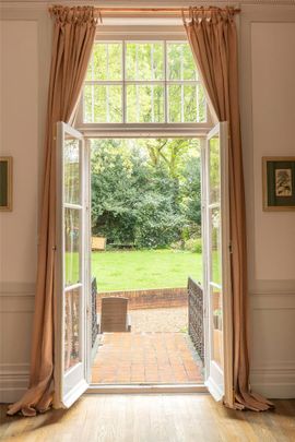 3 bedroom apartment to rent - Photo 1