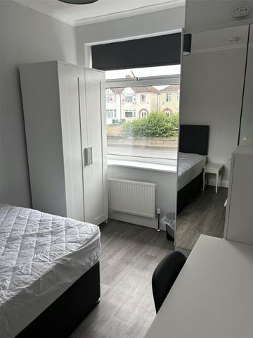 Wades Road, Filton - Photo 2