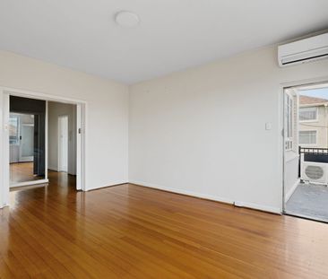 Two-Bedroom Apartment Close to the Action - Photo 2