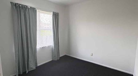 Spacious Three-Bedroom Family Home - Photo 2