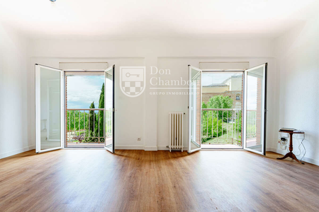 SPECTACULAR APARTMENT WITH STUNNING VIEWS - Photo 5