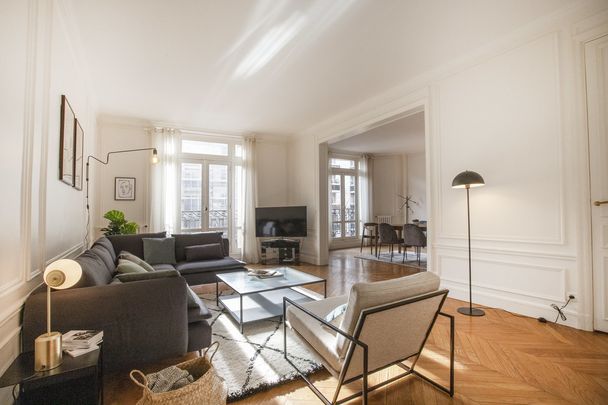 Appartement à louer avenue de Suffren, Paris 7ème - Photo 1