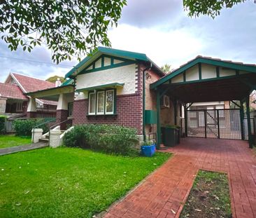 Fully Furnished 4 bedroom Residence in Chatswood! - Photo 6