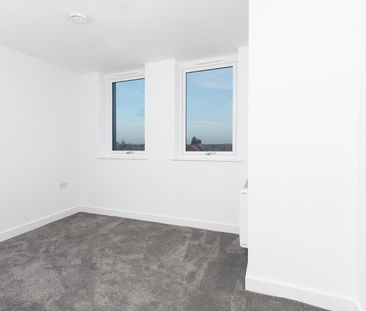 Clifton House, Peterboough, Broadway - Photo 2