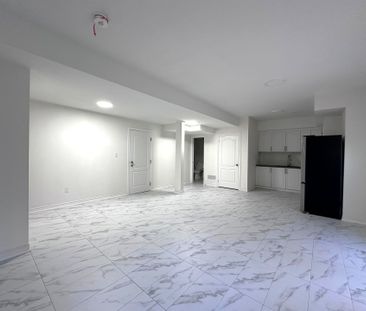 For Lease - 2287 Lozenby Street, Innisfil, Ontario - Photo 2