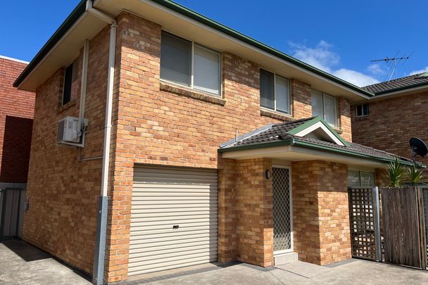 2/13 Myra Street, East Maitland NSW 2323 - Photo 1