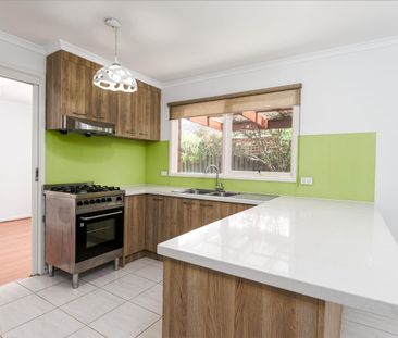 Low Maintenance House - Photo 3