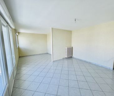 Location Appartement 3 pièces 71m² CHATELLERAULT 86100 - Photo 2