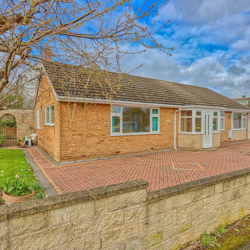 3 BEDROOM Bungalow - Detached - Photo 1