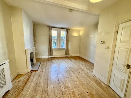 2 bedroom end of terrace house to rent - Photo 3