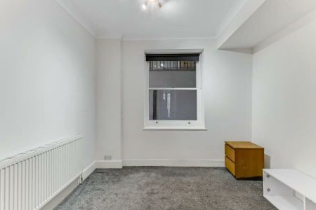 2 Bedroom Apartment To Let - Photo 5