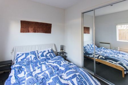 Three-Bedroom Townhouse in an Ideal Location - Photo 4