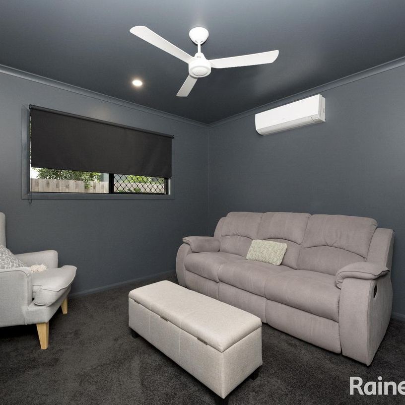 SLEEK & MODERN - Photo 1