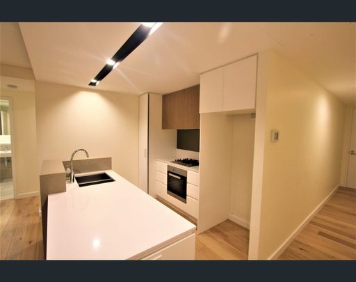 Luxury 2 Bedroom Apartment - Photo 1