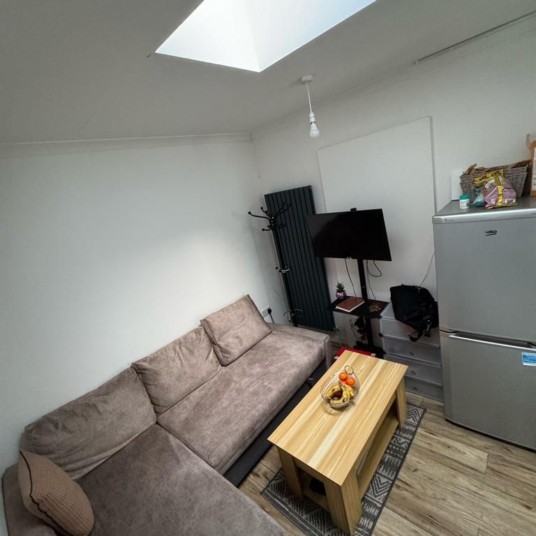 1 bedroom detached house to rent - Photo 1
