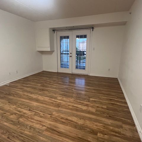 For Lease - 1470 Bishops Gate Unit# 306, Oakville, Ontario - Photo 1