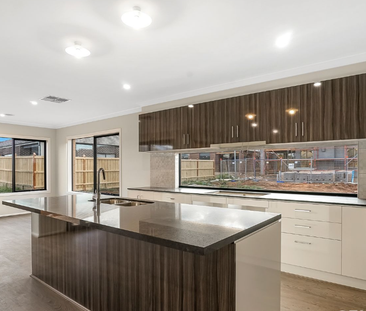 Spectacular, Spacious & Perfect for Family Living! - Photo 6