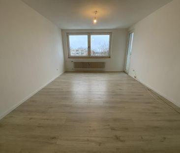 Weitblick inklusive: Großzügige 3-Zimmer-Wohnung mit Balkon frei! - Foto 4