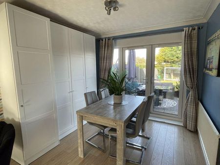 3 bedroom semi-detached house to rent - Photo 2