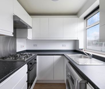 Chartwell Place, North Cheam - Photo 2