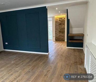 2 bedroom terraced house to rent - Photo 2