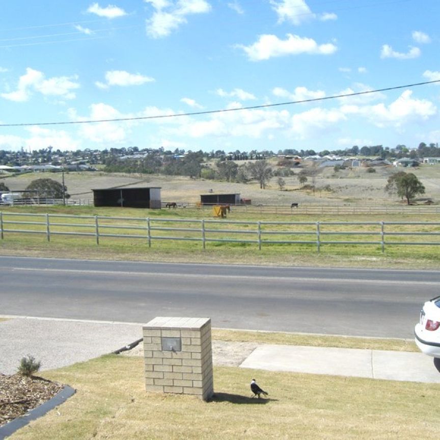 431 McDougall Street, Glenvale - Photo 1