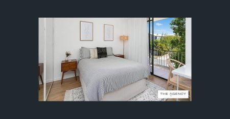 LIGHT FILLED BEACHSIDE APARTMENT - Photo 4