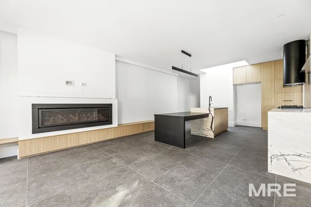 Stunningly renovated cottage - Photo 1