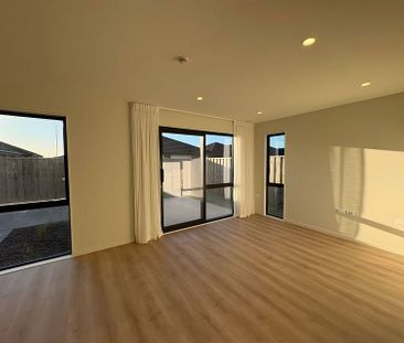 Brand New Duplex!! - Photo 4