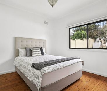 3 Bedroom Home in Roselands - Photo 1